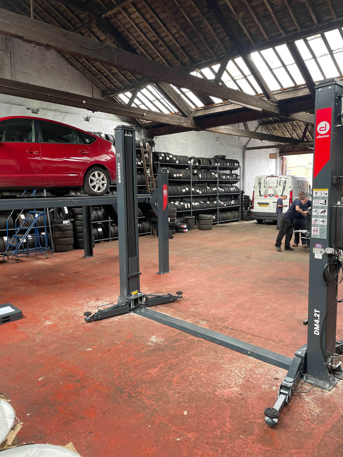 Dama 4.2T 2 Post Lift w/ 3 Stage Arms, For Cars, SUV & Vans HDM42T, view 4