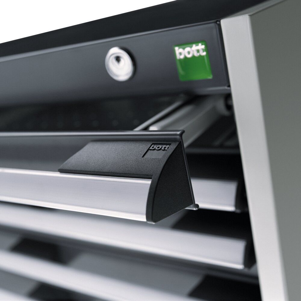 Bott Cubio Modular Workshop with 5x Cupboards, 3x Cabinets, 3550x565x2000mm, detail