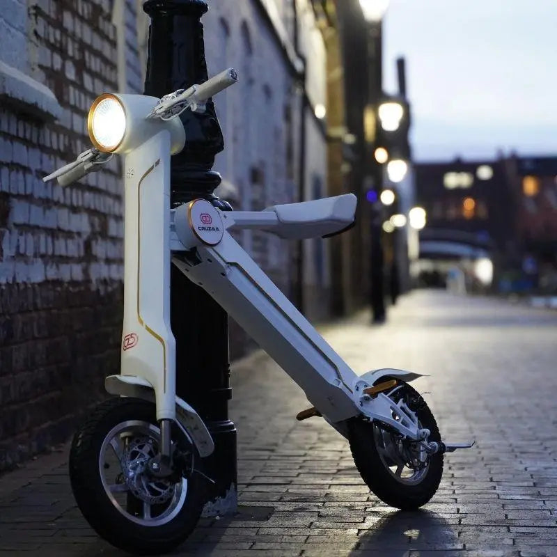 Cruzaa Scoota 250W Electric Scooter Racing White Bluetooth Speaker SKU SCOOTAW